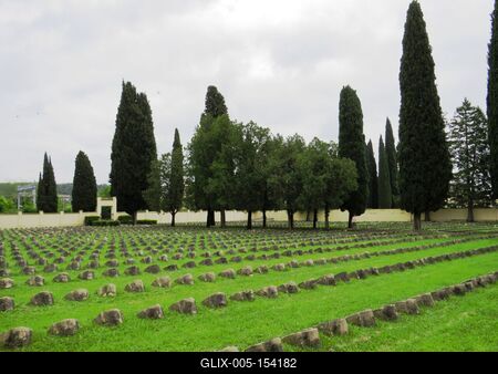 Osztrák-magyar katonai temetõ – Redipuglia-stock-foto