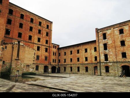 Trieszt - Náci koncentrációs táborrá átalakított rizshántoló-stock-foto