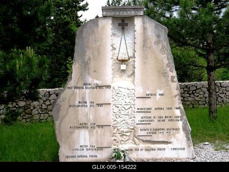 A basovizzai tömegsír-stock-foto