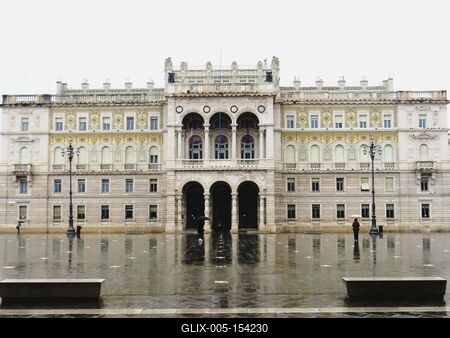 Trieszt - Friuli Venezia Giulia autonóm tartomány hivatala-stock-foto