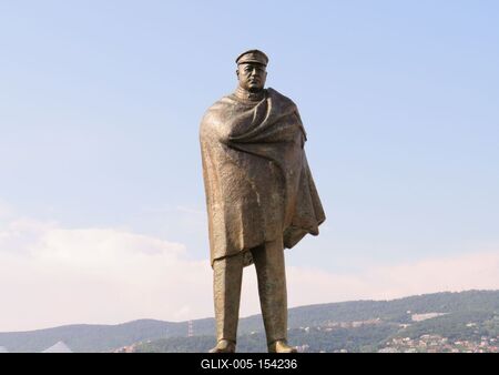 Nazaro Sauro olasz nemzeti hõs trieszti szobra-stock-foto