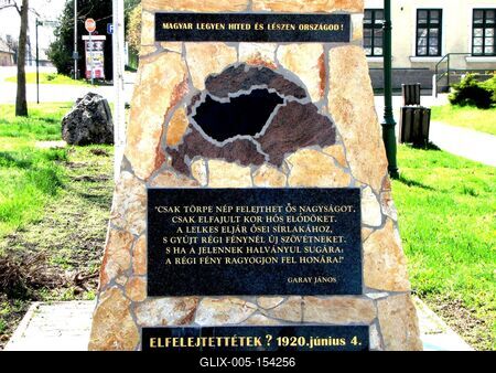 Kápolnásnyéki nagy Magyarország emlékmû - Trianon-stock-foto