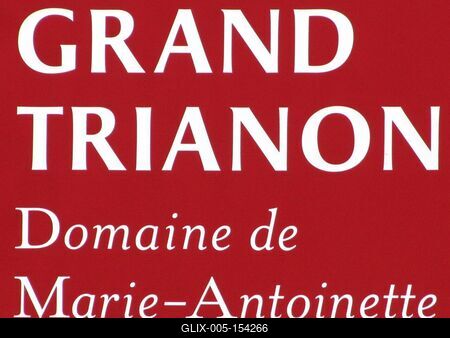 Versailles - a Nagy Trianon kastély névtáblája-stock-foto