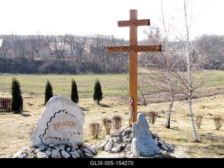 Pusztavám - Trianon emlékmû-stock-foto