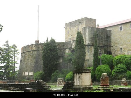 A trieszti San Giusto vár-stock-foto
