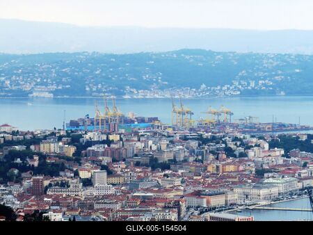 Trieszt és kikötõje - Panoráma-stock-foto