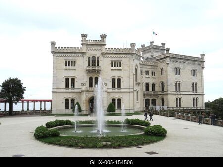 A trieszti Miramare kastély-stock-foto