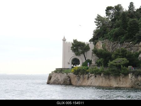 A trieszti Miramare kastély kapuja-stock-foto