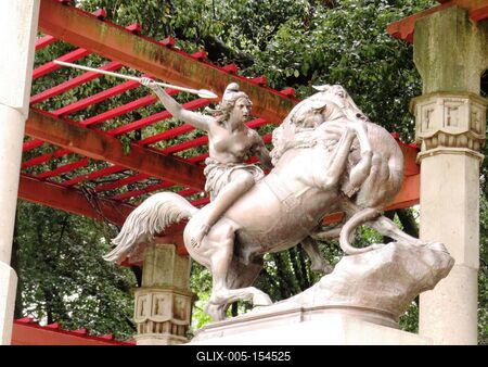 Trieszhti Miramare kastély - Allegórikus szobor-stock-foto