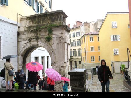 Római kori kapu - Trieszt-stock-foto