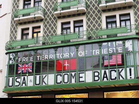 Trieszt függetlenségét sürgetõ felirat-stock-foto