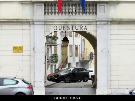 A goriziai rendõrkapitányság - Questura-stock-foto