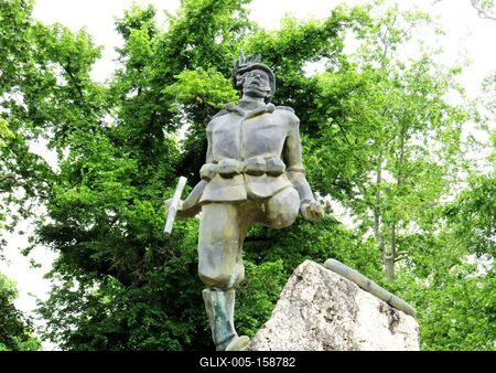 A féllábú olasz hõs emlékmûve Goriziában-stock-foto