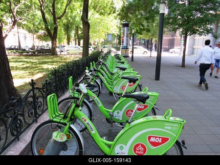 Kerékpárparkoló Budapesten-stock-foto