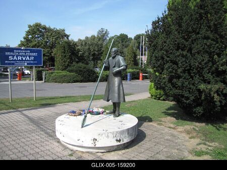 Sárvár (Hungary), 11 September 2016Statue of Ferenc Nádasdy, the Black Bey.Nádasdy Ferenc, a fekete bég szobra. Körösényi Tamás 1985-ben készült alkotása.-stock-foto