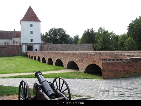 Sárvár (Hungary), 11 September 2016The Nádasdy castle (13th Century).A Nádasdy-vár (XIII. sz.)-stock-foto