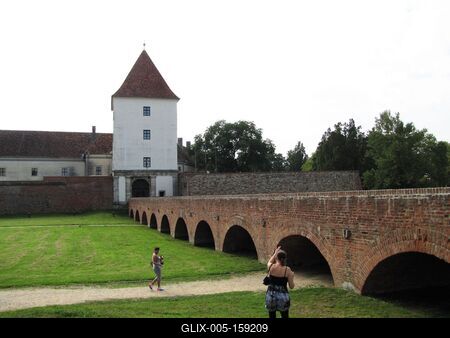 Sárvár (Hungary), 11 September 2016The Nádasdy castle (13th Century).A Nádasdy-vár (XIII. sz.)-stock-foto