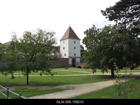Sárvár (Hungary), 11 September 2016The Nádasdy castle (13th Century).A Nádasdy-vár (XIII. sz.)-stock-foto