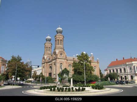 Szombathely (Hungary), 12 September 2016The synagogue and Batthyány square.A zsinagóga.és a Batthyány tér.-stock-foto