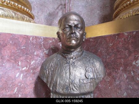 Szombathely (Hungary), 12 September 2016Bust of the poor people's doctor, Batthyány-Strattmann László in the Cathedral of Szombathely.Dr. Batthyány-Strattmann László (1870-1931), a szegények orvosának mellszobra a Sarlós Boldogasszony Székesegyház Nagytemplomban.-stock-foto