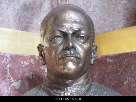 Szombathely (Hungary), 12 September 2016Bust of the poor people's doctor, Batthyány-Strattmann László in the Cathedral of Szombathely.Dr. Batthyány-Strattmann László (1870-1931), a szegények orvosának mellszobra a Sarlós Boldogasszony Székesegyház Nagytemplomban.-stock-foto