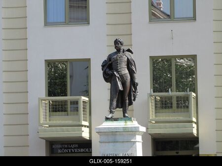 Szombathely (Hungary), 12 September 2016Dániel Berzsenyi (1776-1836), Hungarian poet statue.Berzsenyi Dániel (1776-1836) magyar költõ szobra. Kiss György 1852-ben készült alkotása.-stock-foto