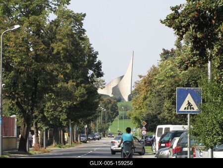 Szombathely (Hungary), 12 September 2016The Liberation Monument and Gagarin Street.A Felszabadulási emlékmû és a Gagarin út.-stock-foto