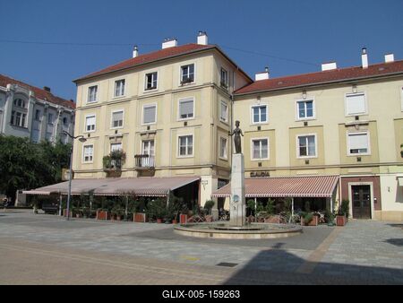 Szombathely (Hungary), 12 September 2016The Savaria square with the Savaria fountain.A Savaria tér a Savaria szökõkúttal.-stock-foto