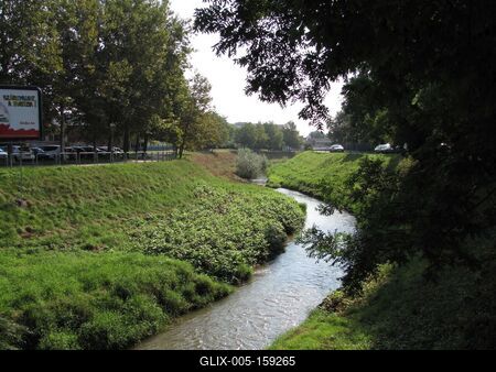 Szombathely (Hungary), 12 September 2016The Gyöngyös creek crossing Szombathely.A Szombathelyet átszelõ Gyöngyös patak.-stock-foto