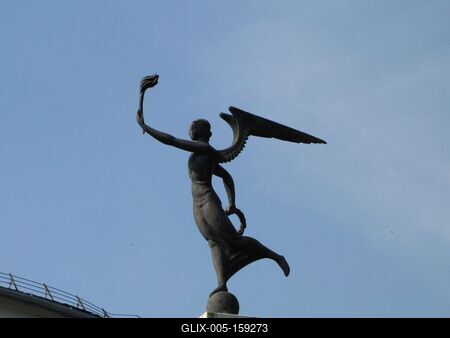 Szombathely (Hungary), 12 September 2016The Monument of the Africa resercher and geographical Discover László Magyar.Az Afrika-kutató, földrajzi felfedezõ Magyar László emlékmûve. Rumi Rajki István és Tóth János 1938-ban készült alkotása.-stock-foto