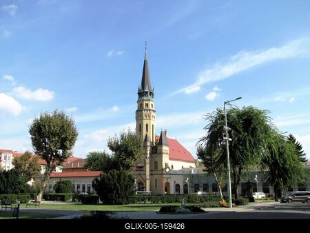 Cegléd: Szabadság tér, evangélikus templom-stock-foto