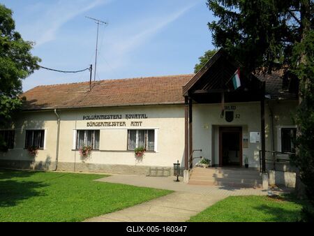 Iklad - Polgármesteri hivatal-stock-foto