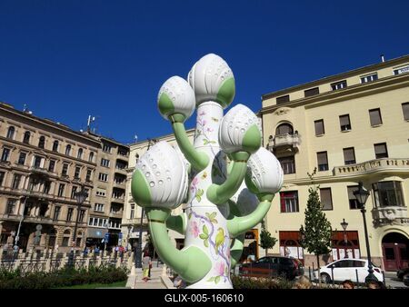 Herendi porcelánszobor a budapesti József nádor téren-stock-foto