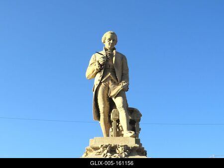 Niccoló Piccinni  olasz zeneszerzõ szobra Bariban-stock-foto