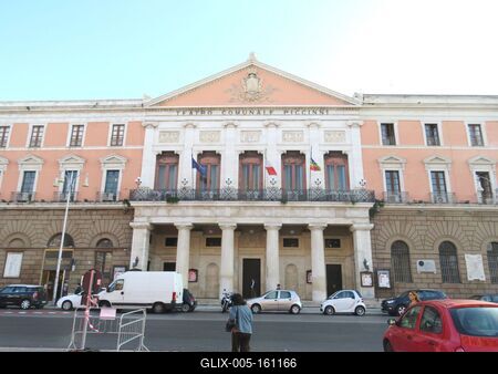 Bari - Piccinni színház-stock-foto
