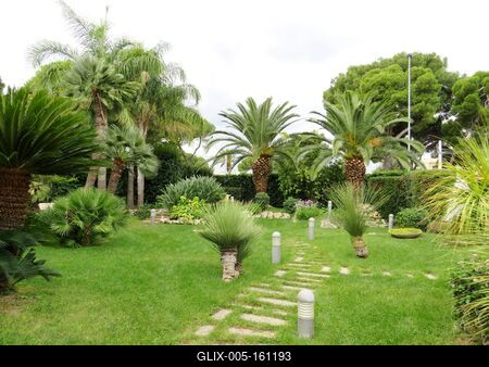 Mediterrán kert-stock-foto