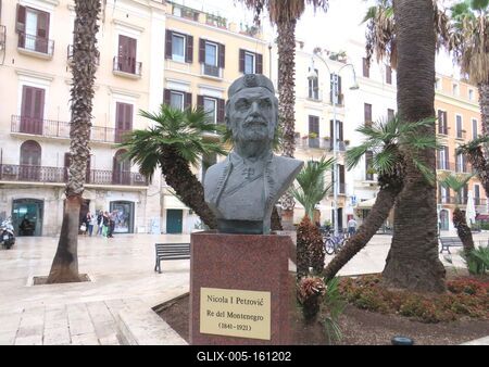 I. Miklós montenegrói király melszobra Bariban-stock-foto