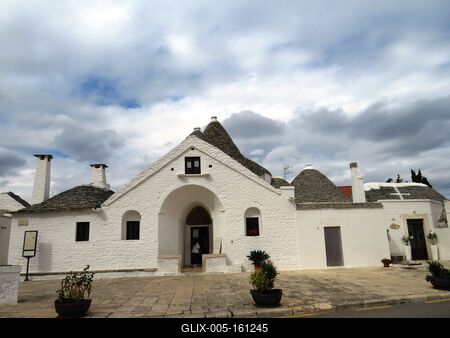Az alberobellói Trullo Sovrano - Olaszország-stock-foto