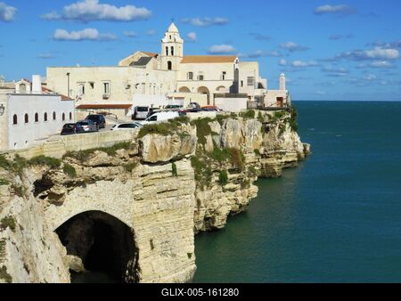 Az Adriai-tenger a Gargano-félsziget lábánál - Olaszország-stock-foto