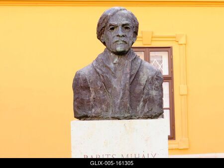 Babits Mihály mellszobor-stock-foto