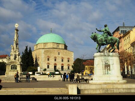 Pécsi Széchenyi tér-stock-foto