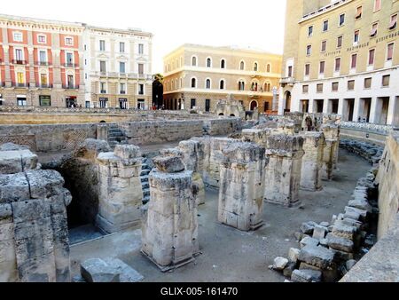 Lecce - Római amfiteátrum - Olaszország-stock-foto