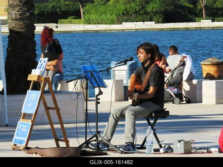 Utcai zenész Bridisiben - Olaszország-stock-foto