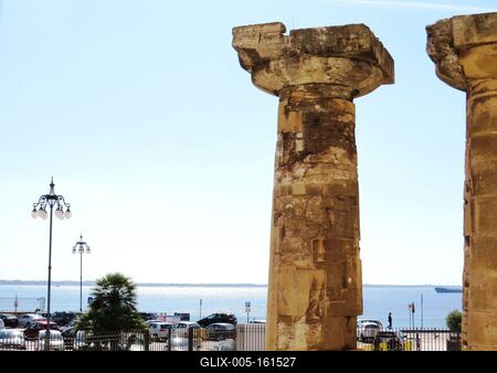 Dór oszlopok - Taranto - Olaszország-stock-foto