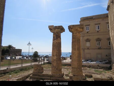 Dór oszlopok - Taranto - Olaszország-stock-foto