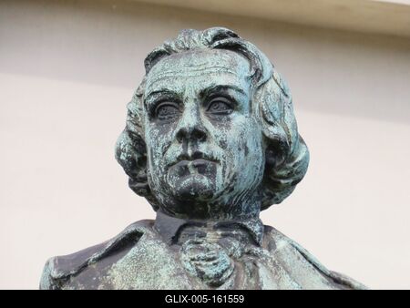 Giovanni Paisiello zeneszerzõ szobra Tarantóban-stock-foto