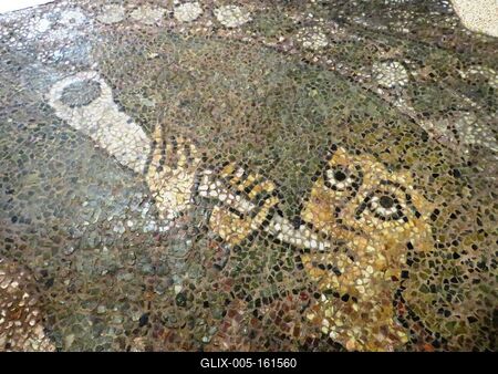 A tarantói SXan Cataldo katedrális padlózatának mozaik töredéke-stock-foto