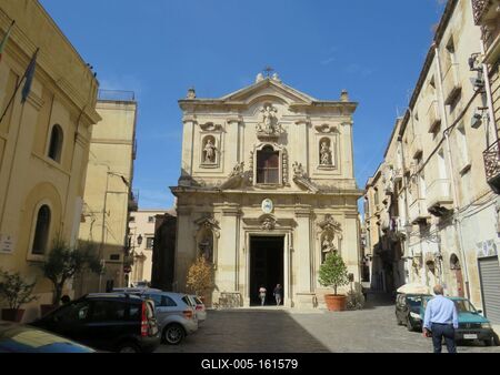 Taranto - A román stílusban épült San Cataldo katedrális-stock-foto