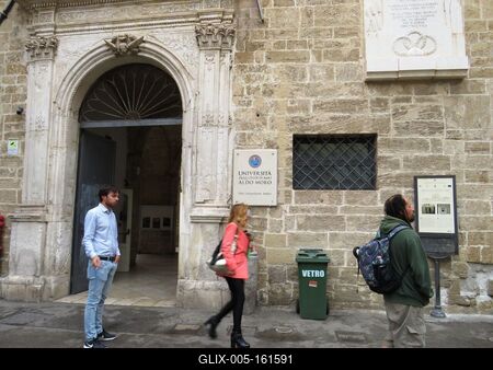 Taranto - Aldo Moro egyetem-stock-foto