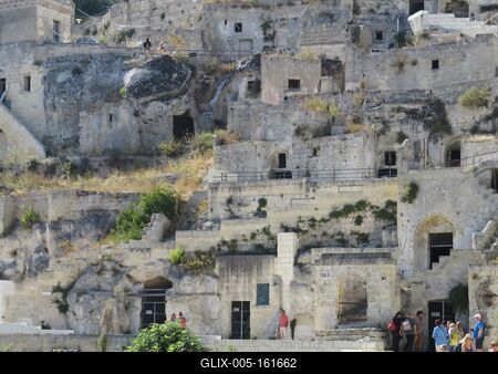 Sziklába vájt lakóházak - Matera kõváros - Olaszország-stock-foto